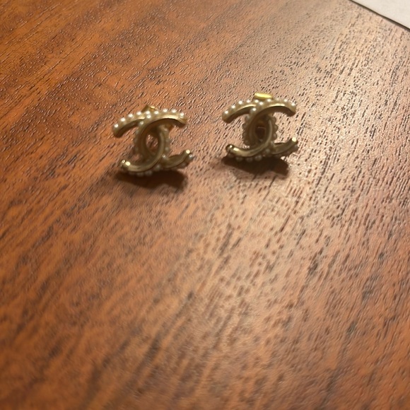 Jewelry - Chanel pearl studs